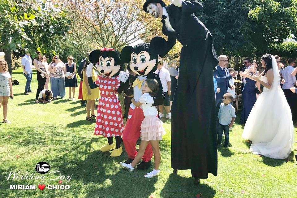 Recepção - Minnie Mickey Andas