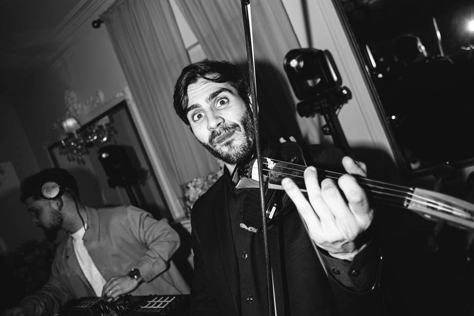 DJ + Violino