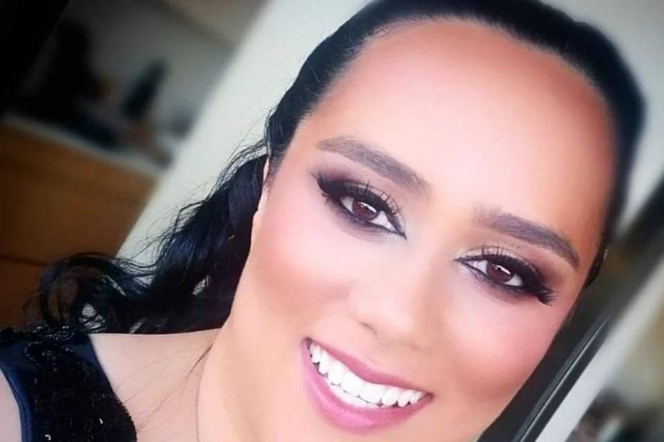 Aline Castro Makeup