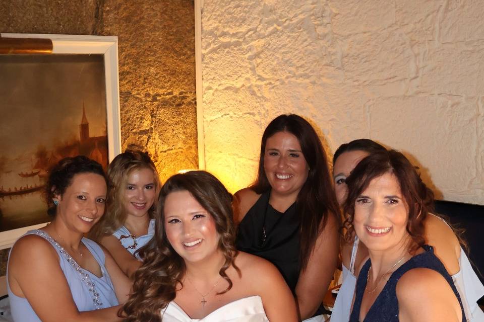 Noiva e damas