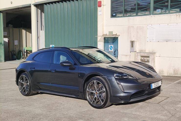 Porsche Taycan Cross Turismo