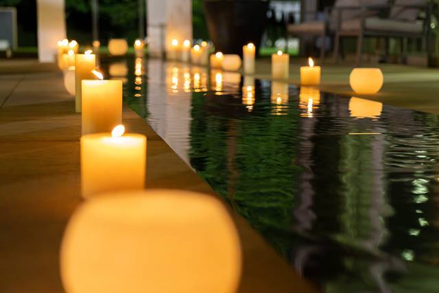 Tapete espelho e velas