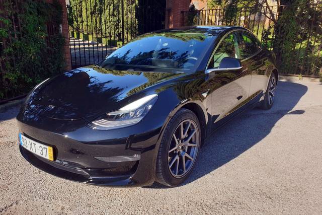 Tesla Model 3 - exterior