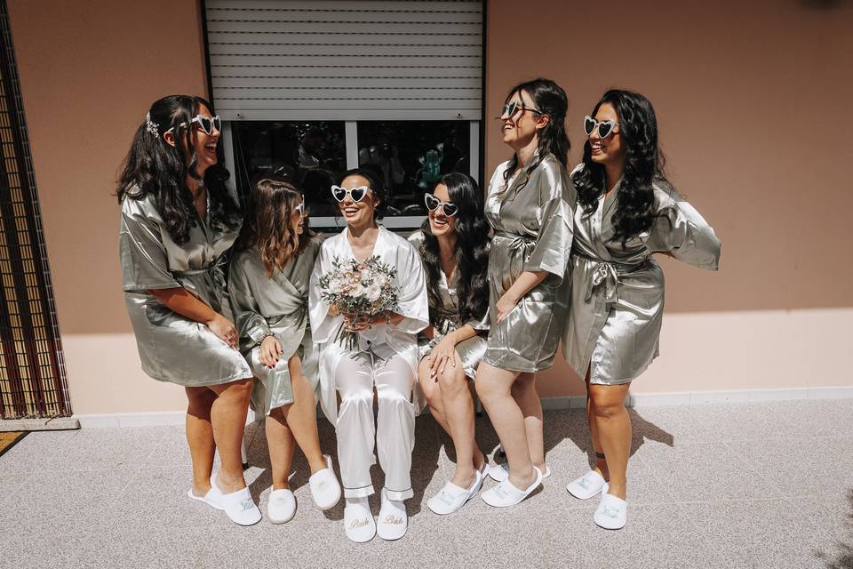 Noiva e damas