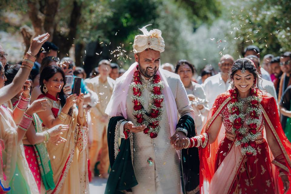Celebrating Hindu Love Wedding