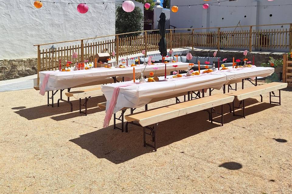 Mesa posta com decoração