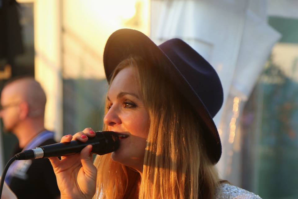 Cantora Iza