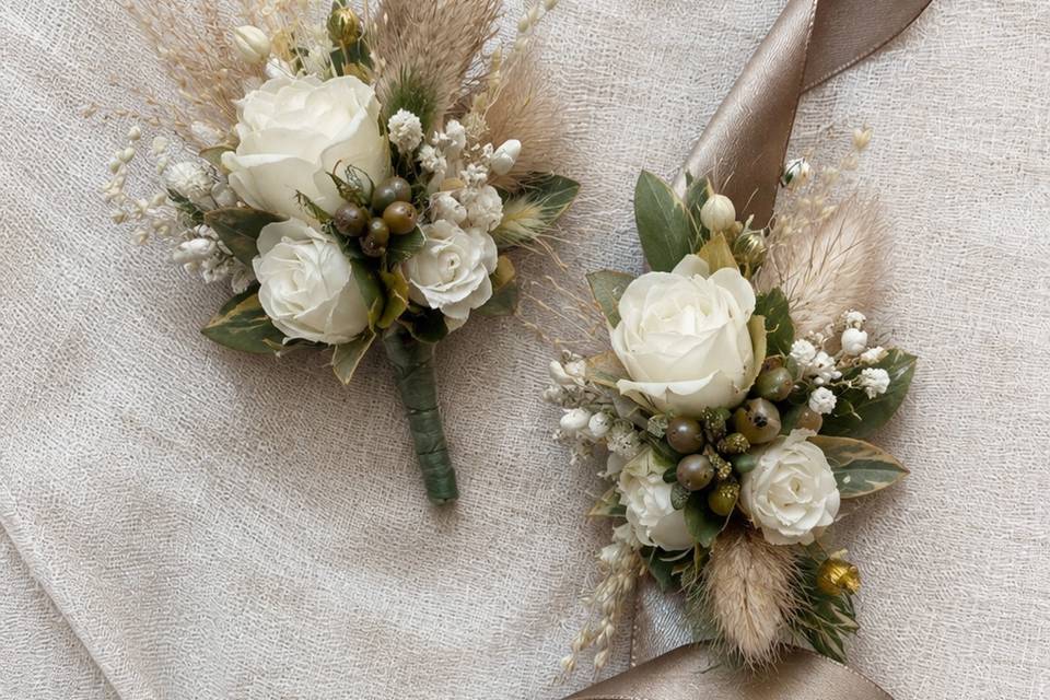 Lapela e pulseira floral