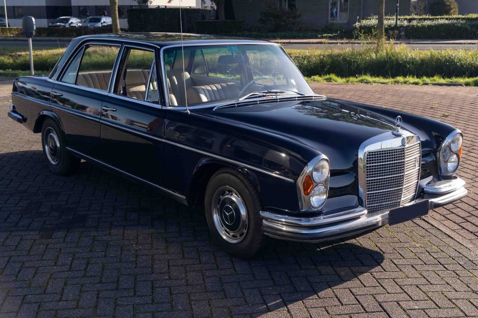 Mercedes Benz 280 SEL