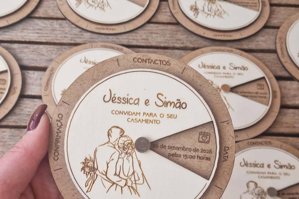 Convite de casamento em madeir