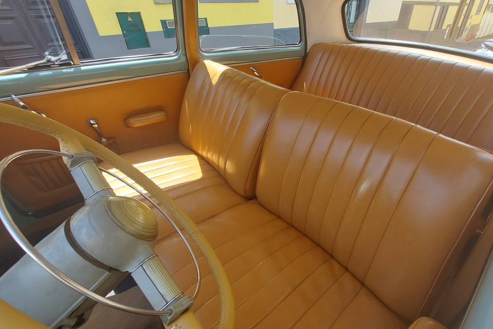 Interior frente esquerda