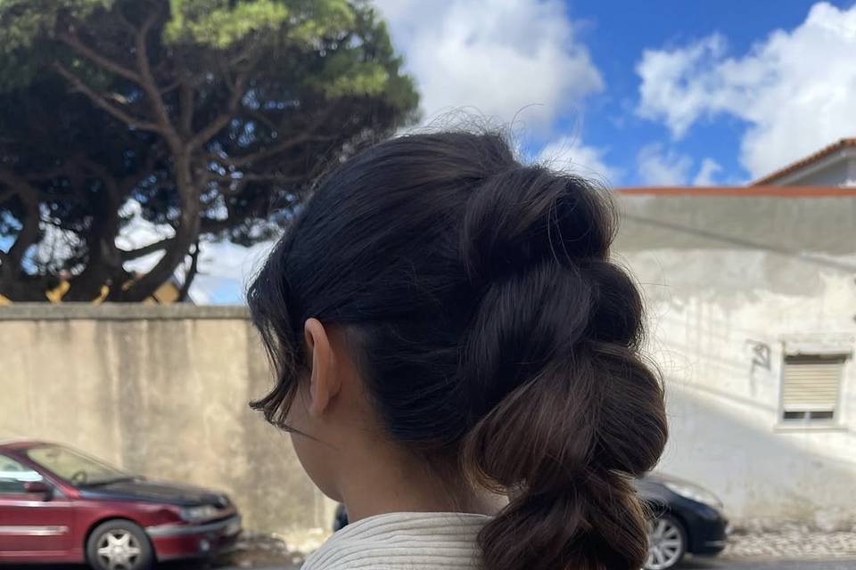 Social hairstyling