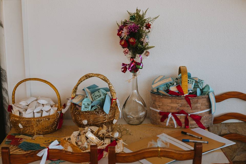 Mesa com lembranças