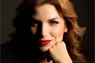 Mara D'Eleán Makeup