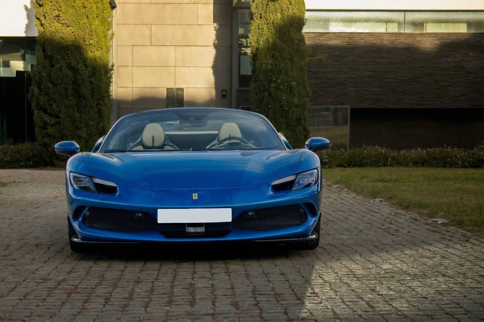 DeluxeDrive Rentals