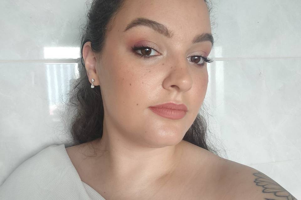Noiva natural com tons de rosa