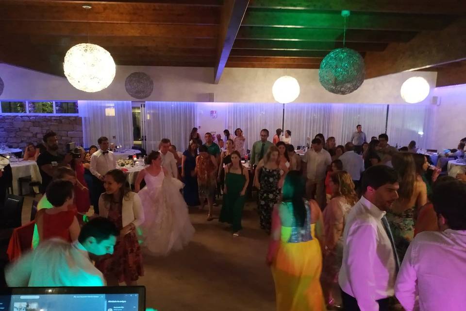Casamento dança noivos