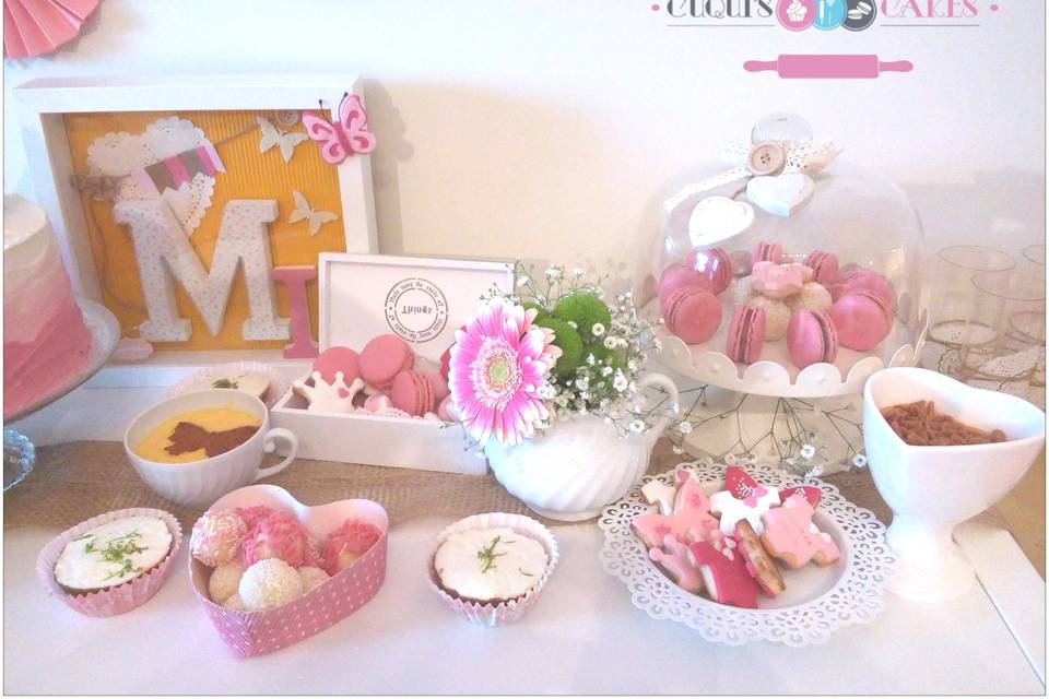 Cuqui's Cakes - Macarons & Party Styling