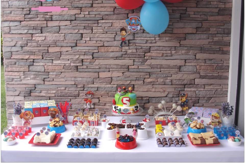 Cuqui's Cakes - Macarons & Party Styling