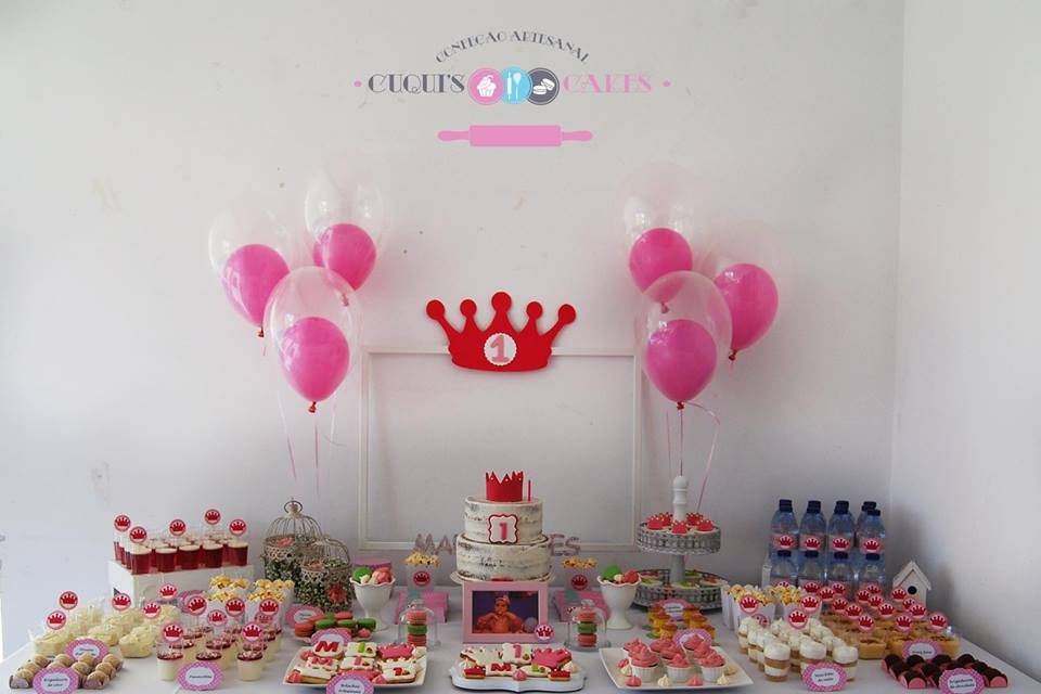 Cuqui's Cakes - Macarons & Party Styling