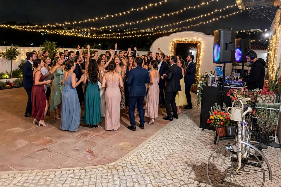 Party in the courtyard