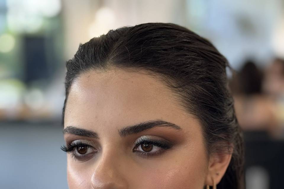 Power makeup look