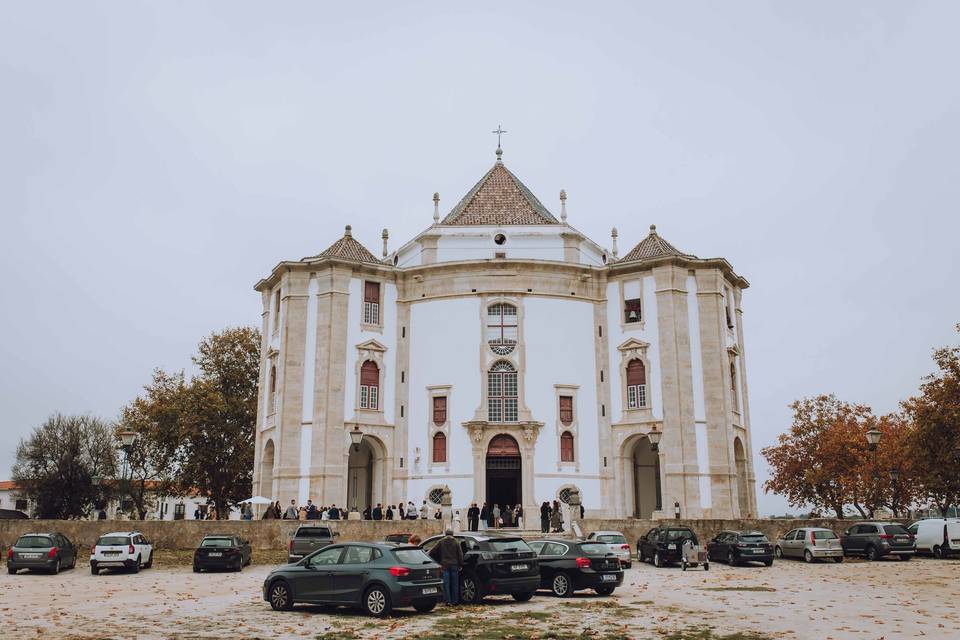 Serviço na chegada à Igreja