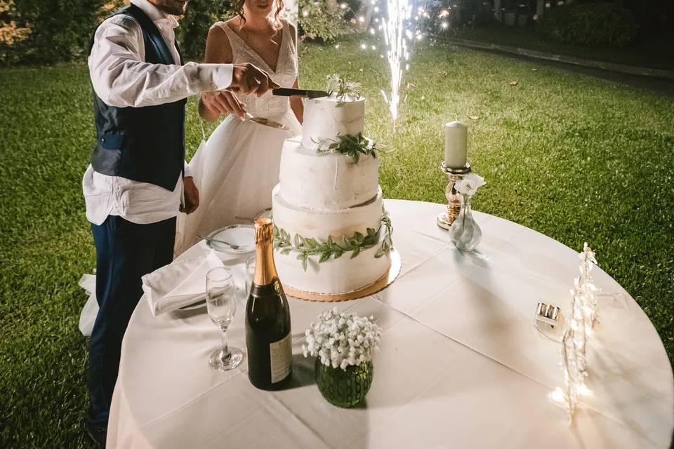 Bolo com fogo de artifício