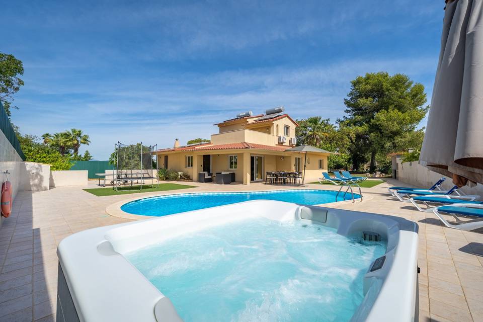 Jacuzzi