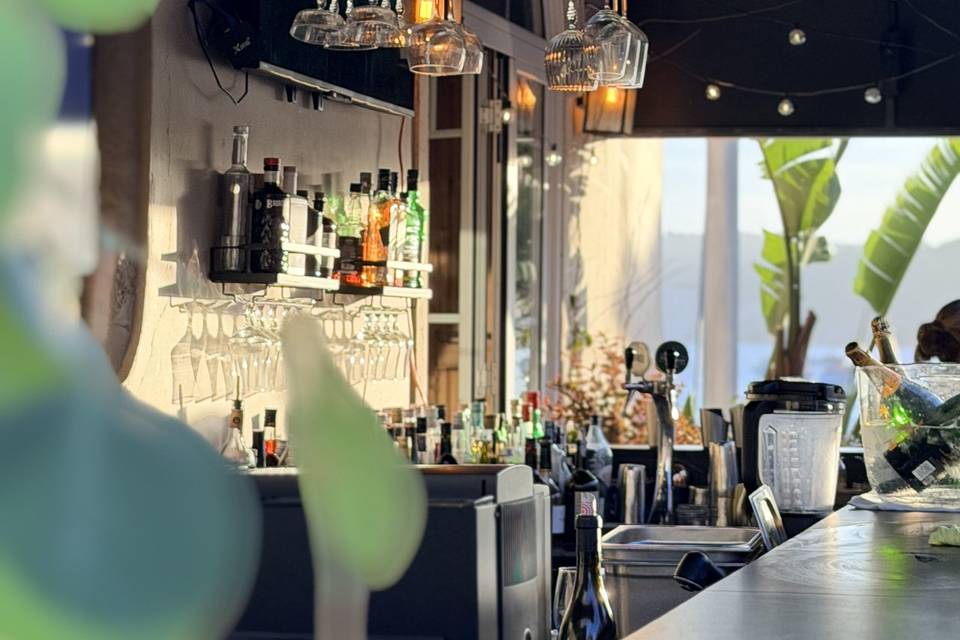 Golden Terrace Bar