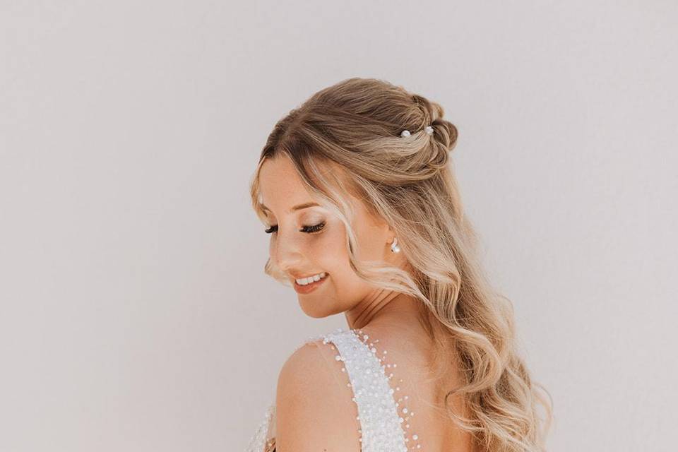 Penteado e maquiagem