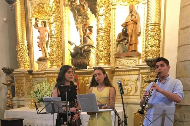 Ukulele, clarinete, voz