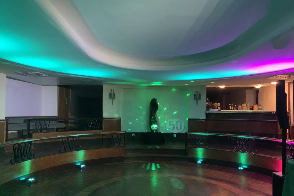Bar Dancing