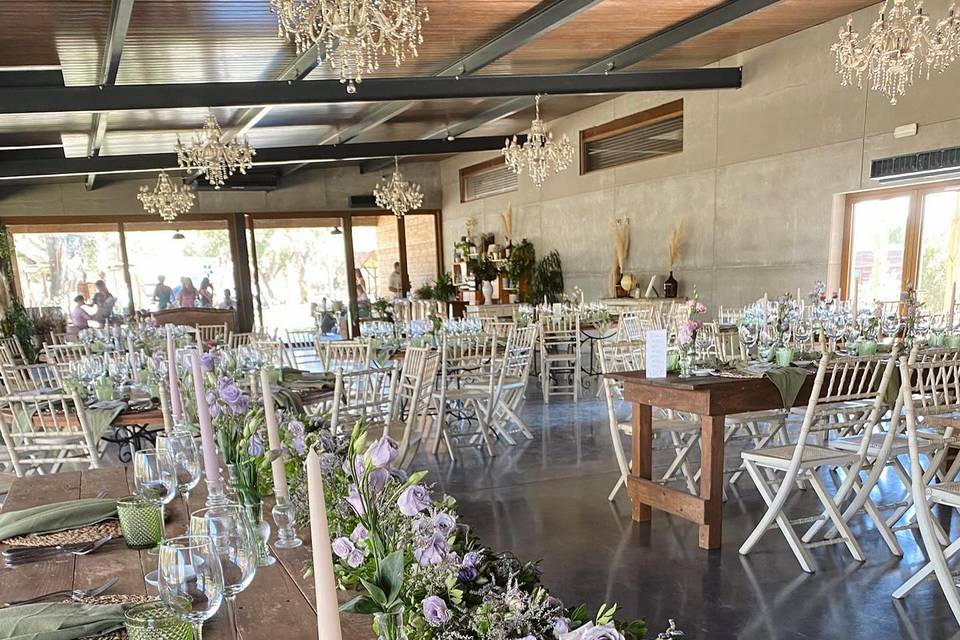 Into Bloom - Floral Design & Eventos