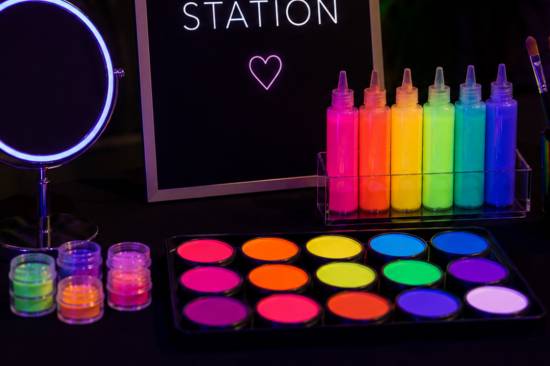 Glow-Station