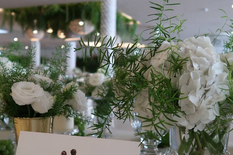 Personalized place cards