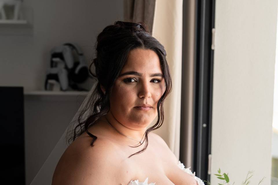 A noiva, à luz da janela