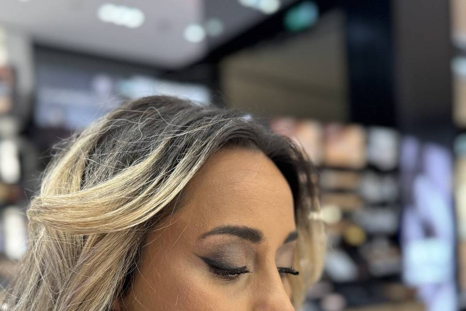 Eyeliner clássico.