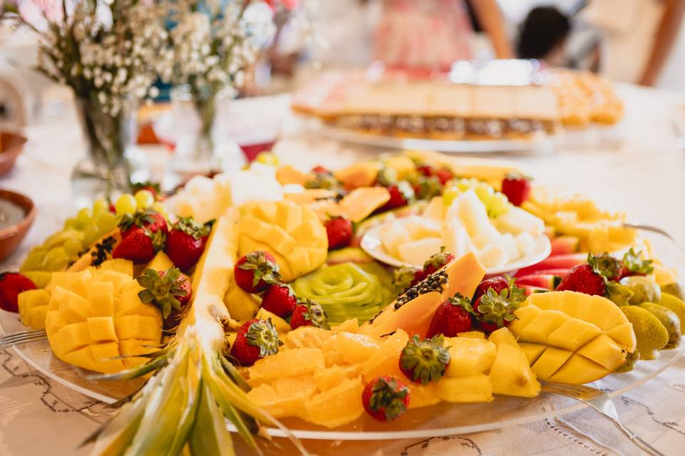 Mesa de Doces e Frutas