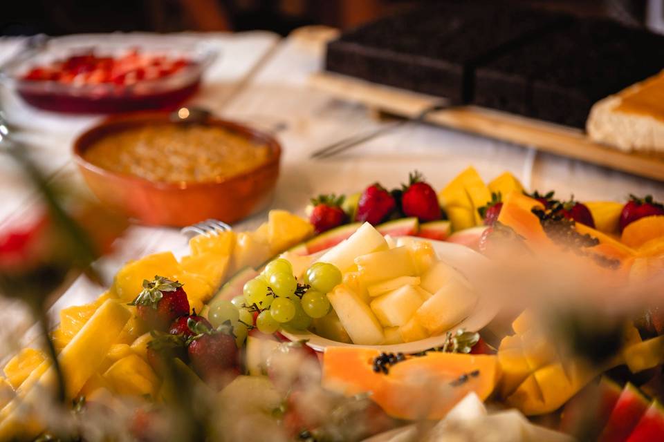 Mesa de Doces e Frutas