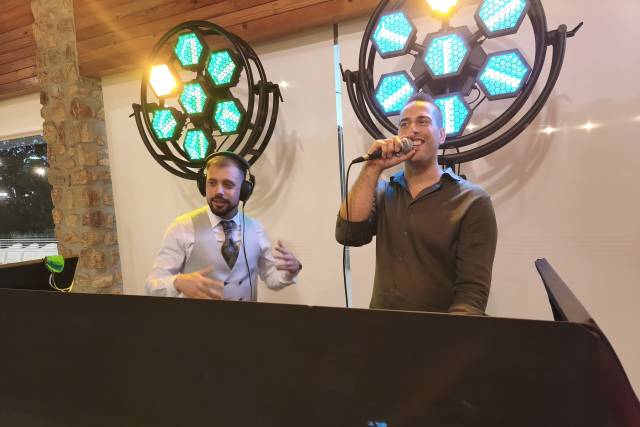 Noivo e DJ