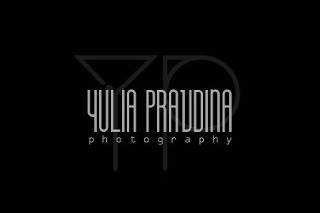 Yulia Pravdina Photographer logo