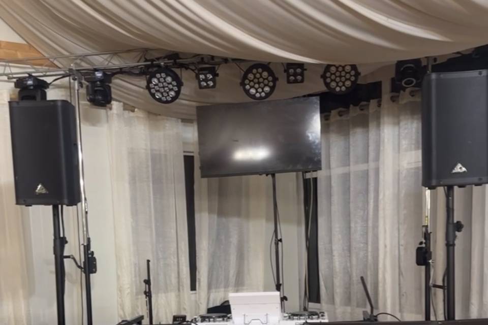 Setup Dj sem cabos a vista