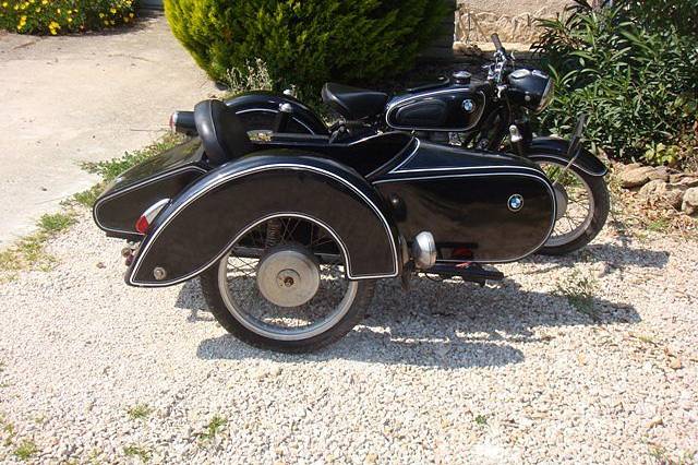 BMW clássica R26 com Sidecar