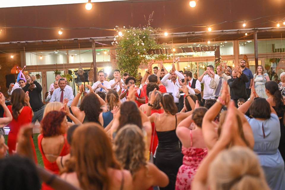 AnimeParty by Cantarinho Música e Animação