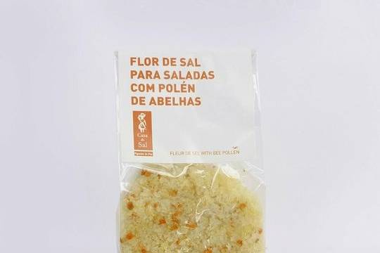 Flor de sal com pólen abelhas