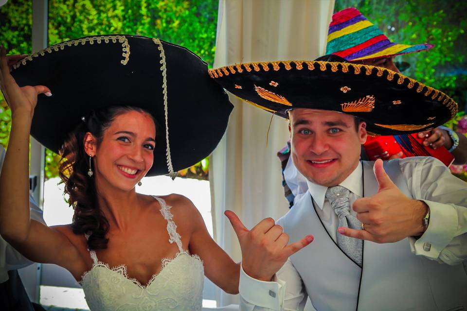 Noivos na festa