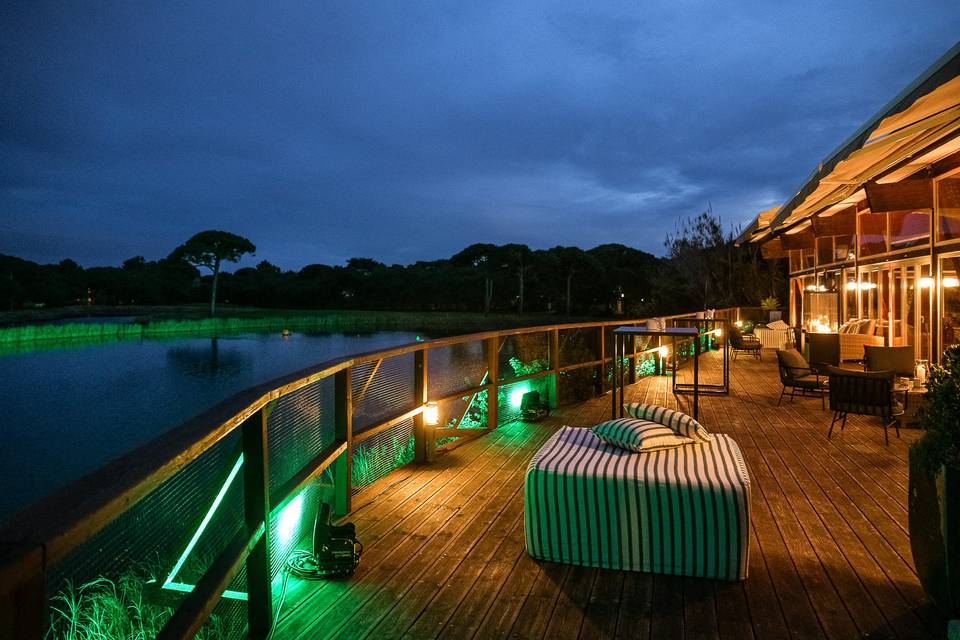 Lago durante a noite