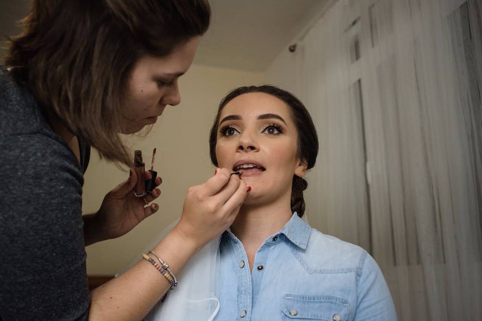 Nádia Ferreira Makeup Artist