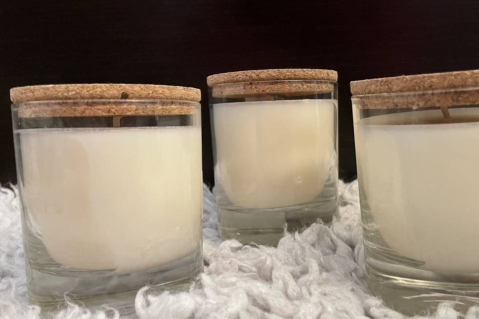 Velas aromáticas em recipiente